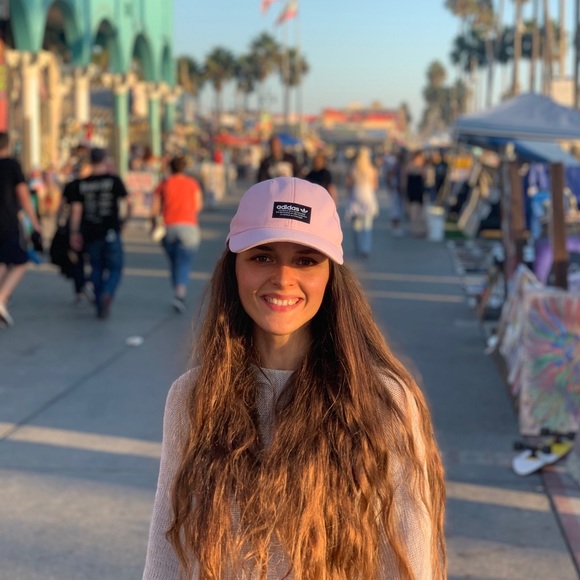 Meet your Posher, Danata - Picture 2 of 2